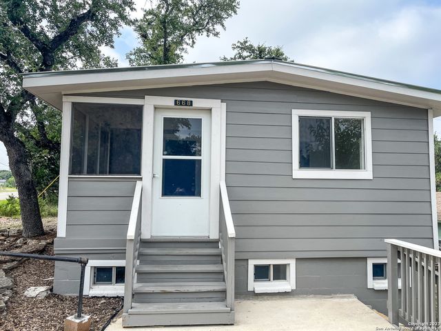 668 creekside, Canyon Lake, TX 78133