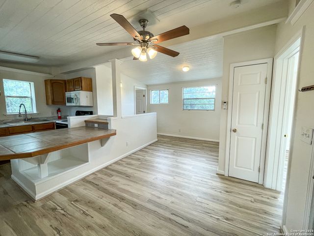 668 creekside, Canyon Lake, TX 78133