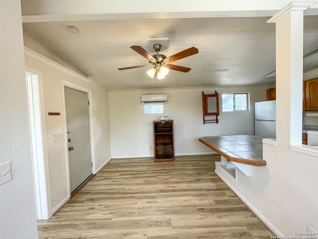 668 creekside, Canyon Lake, TX 78133