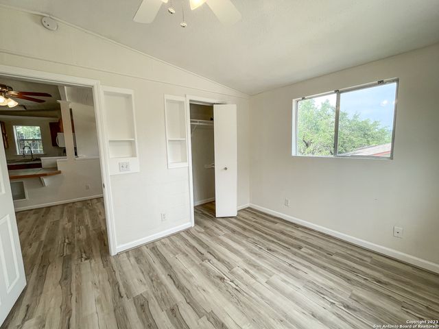 668 creekside, Canyon Lake, TX 78133