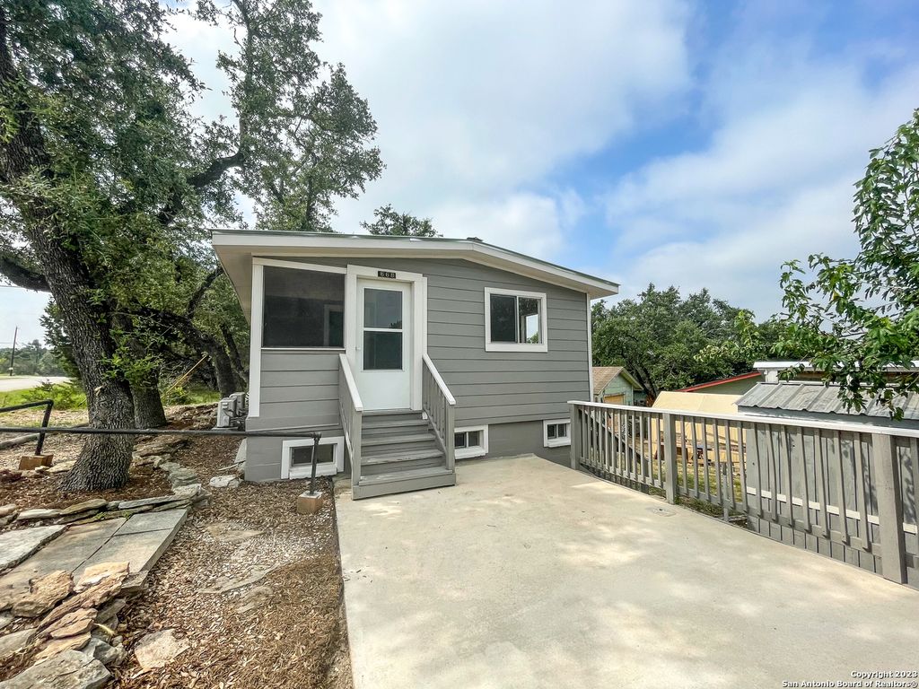 668 creekside, Canyon Lake, TX 78133