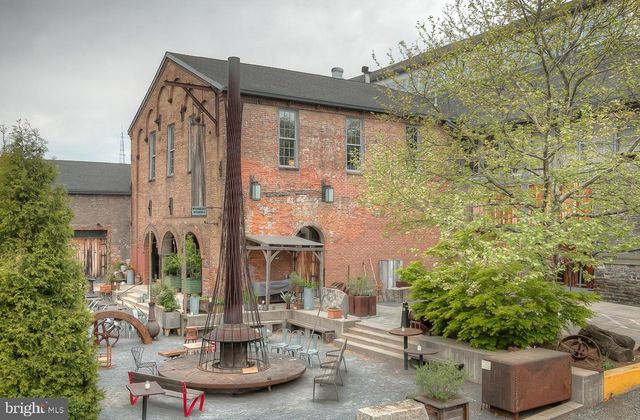 2090 CLIPPER PARK RD, Baltimore, MD 21211