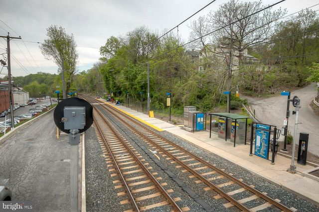 2090 CLIPPER PARK RD, Baltimore, MD 21211