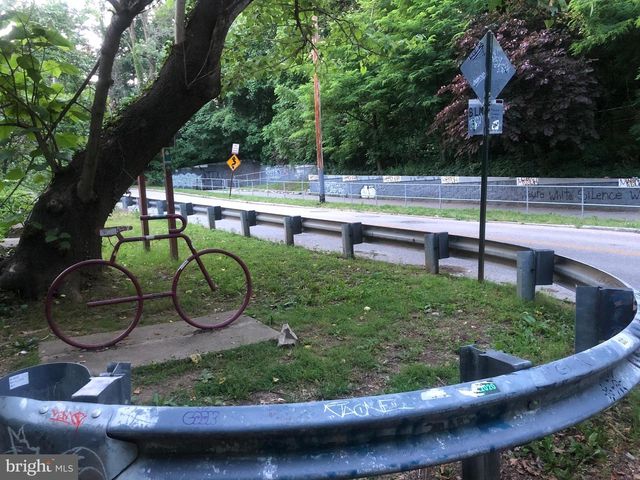 2090 CLIPPER PARK RD, Baltimore, MD 21211