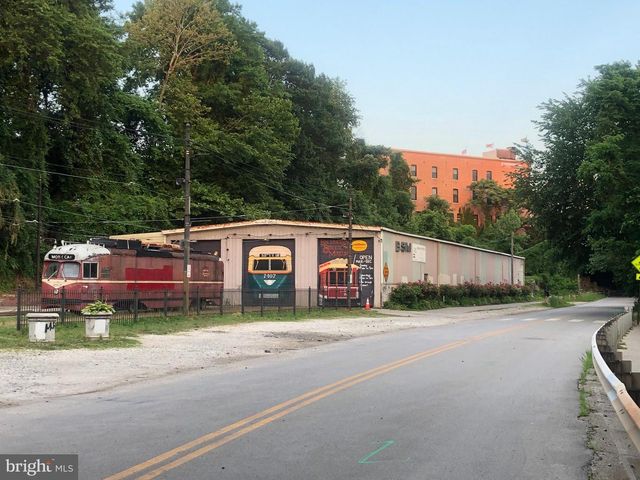 2090 CLIPPER PARK RD, Baltimore, MD 21211