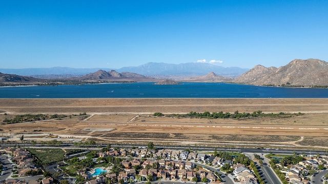 1401 Andulucia Place, Perris, CA 92571