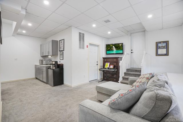 300 Washington Avenue, Pleasantville, NY 10570