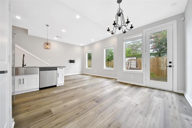 6727 Parker Oaks Lane, Houston, TX 77076