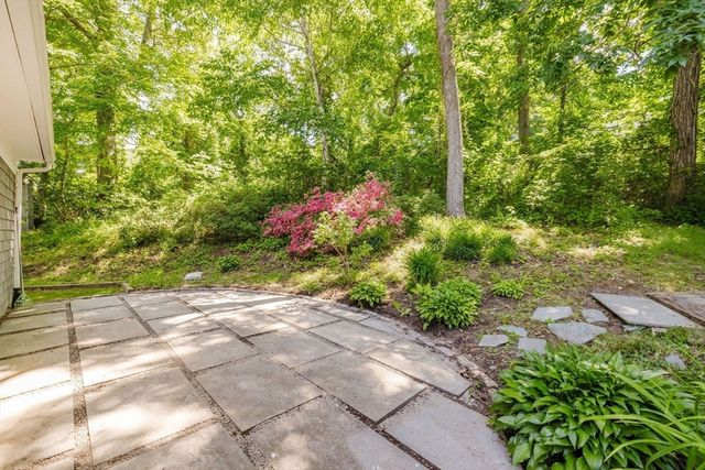 63 Bay Shore Dr, Plymouth, MA 02360