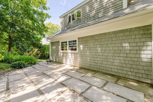 63 Bay Shore Dr, Plymouth, MA 02360
