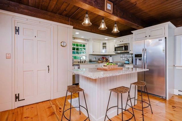 63 Bay Shore Dr, Plymouth, MA 02360