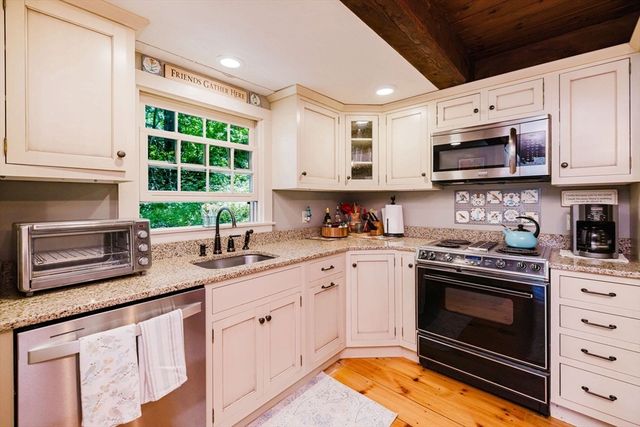63 Bay Shore Dr, Plymouth, MA 02360