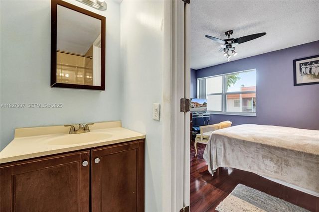 7610 Stirling Rd 207C, Davie, FL 33024