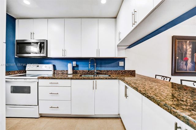 7610 Stirling Rd 207C, Davie, FL 33024