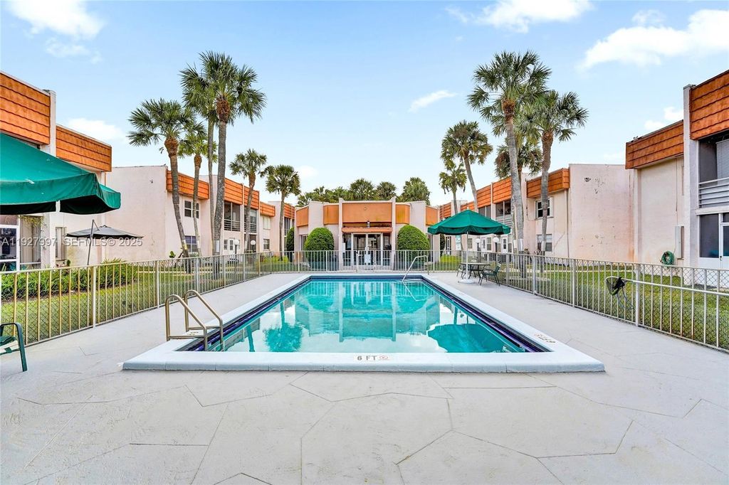 7610 Stirling Rd 207C, Davie, FL 33024