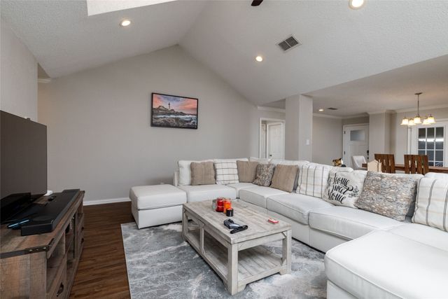 1154 Bent Oaks Drive, Denton, TX 76210