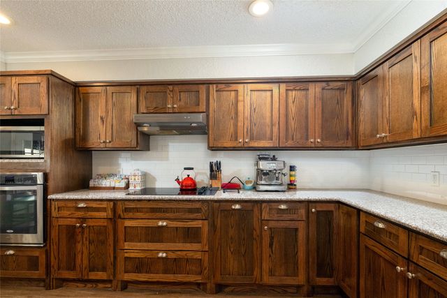 1154 Bent Oaks Drive, Denton, TX 76210