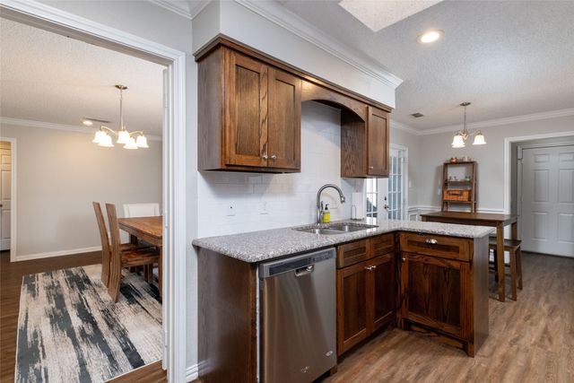 1154 Bent Oaks Drive, Denton, TX 76210