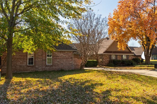 1154 Bent Oaks Drive, Denton, TX 76210