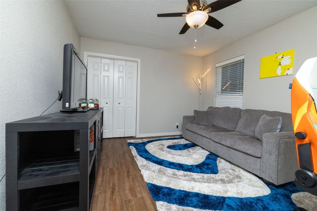 1154 Bent Oaks Drive, Denton, TX 76210