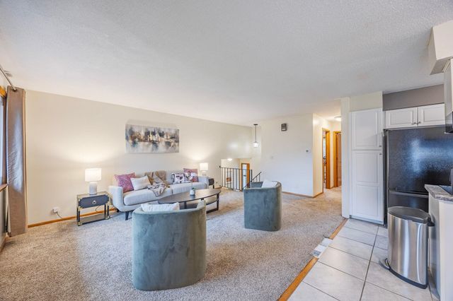 838 Jonathan Drive, Apple Valley, MN 55124
