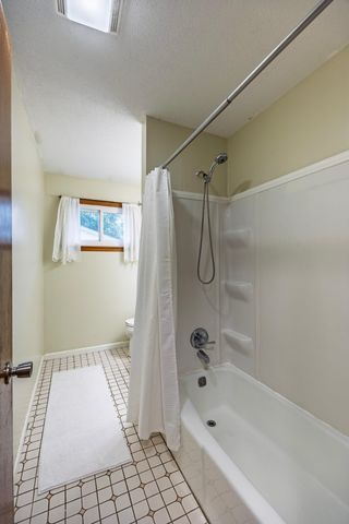 838 Jonathan Drive, Apple Valley, MN 55124