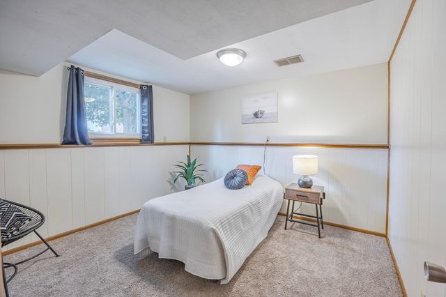 838 Jonathan Drive, Apple Valley, MN 55124