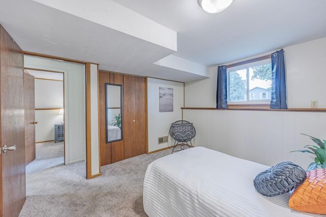 838 Jonathan Drive, Apple Valley, MN 55124