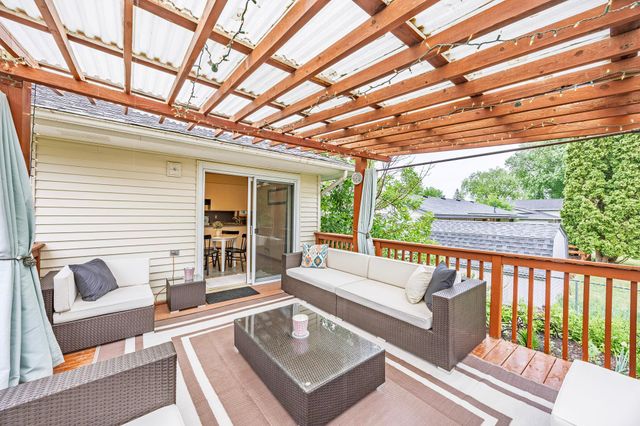 838 Jonathan Drive, Apple Valley, MN 55124