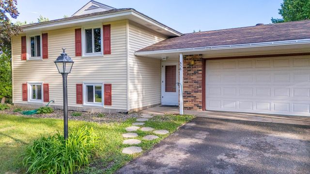 838 Jonathan Drive, Apple Valley, MN 55124