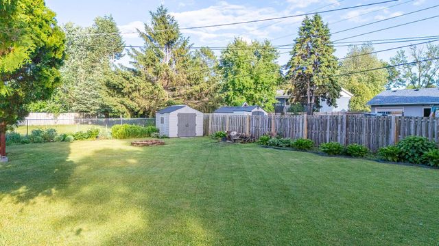 838 Jonathan Drive, Apple Valley, MN 55124