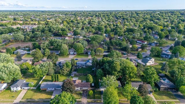 838 Jonathan Drive, Apple Valley, MN 55124