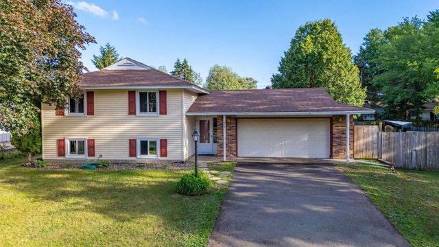 838 Jonathan Drive, Apple Valley, MN 55124