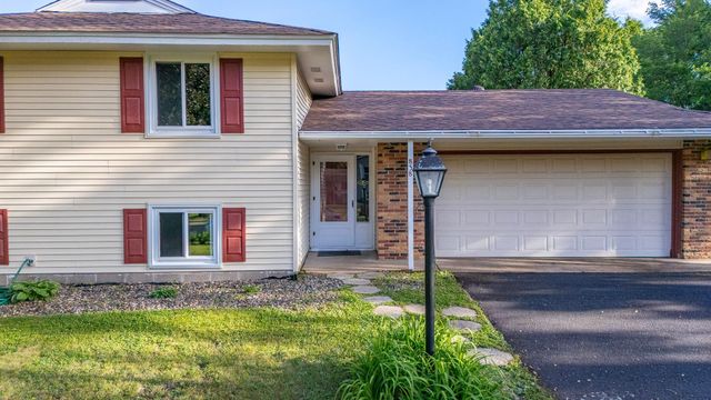 838 Jonathan Drive, Apple Valley, MN 55124