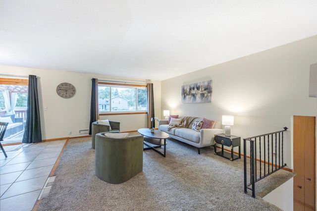 838 Jonathan Drive, Apple Valley, MN 55124