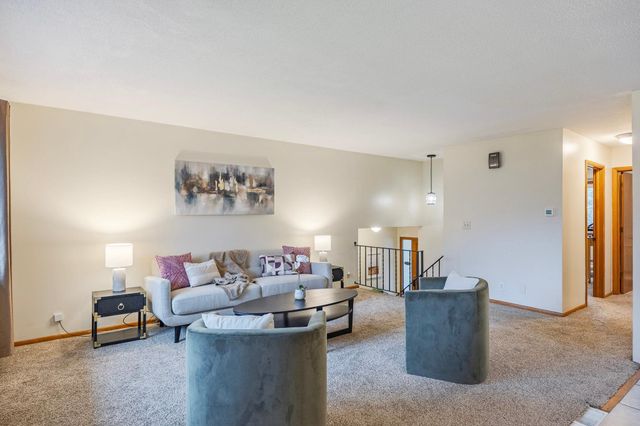 838 Jonathan Drive, Apple Valley, MN 55124