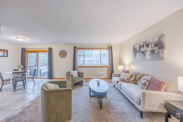 838 Jonathan Drive, Apple Valley, MN 55124
