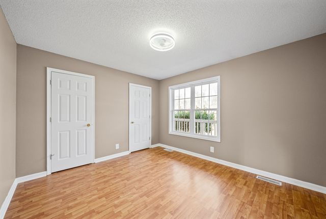 382 Brook Mead Dr, Clarksville, TN 37042