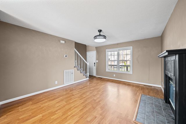 382 Brook Mead Dr, Clarksville, TN 37042