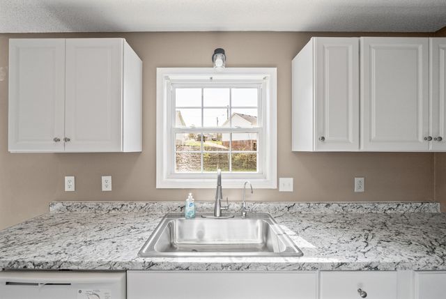 382 Brook Mead Dr, Clarksville, TN 37042