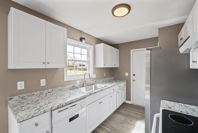 382 Brook Mead Dr, Clarksville, TN 37042