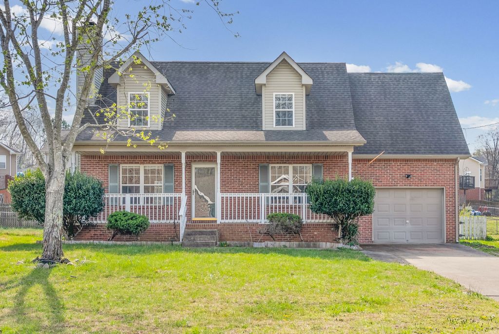 382 Brook Mead Dr, Clarksville, TN 37042