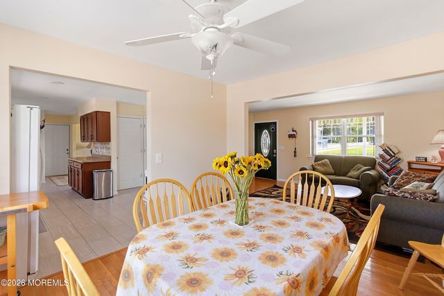 16 Cherry Street, Beachwood, NJ 08722