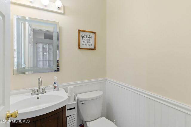16 Cherry Street, Beachwood, NJ 08722