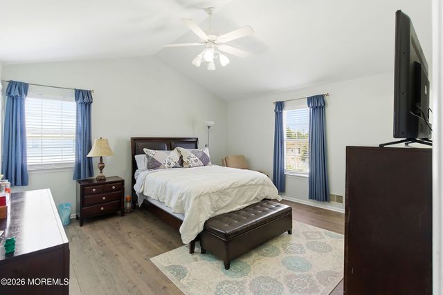 16 Cherry Street, Beachwood, NJ 08722
