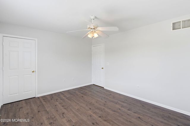 16 Cherry Street, Beachwood, NJ 08722