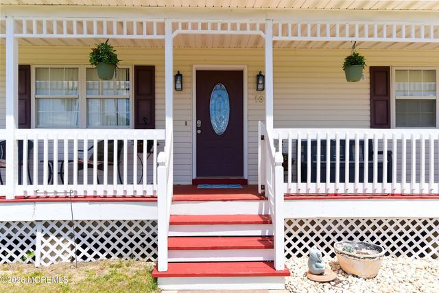 16 Cherry Street, Beachwood, NJ 08722