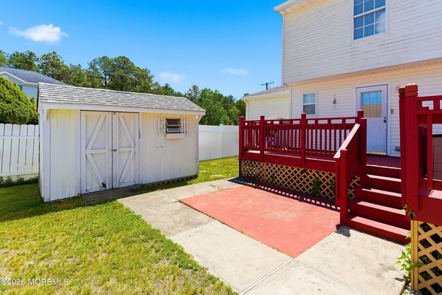 16 Cherry Street, Beachwood, NJ 08722