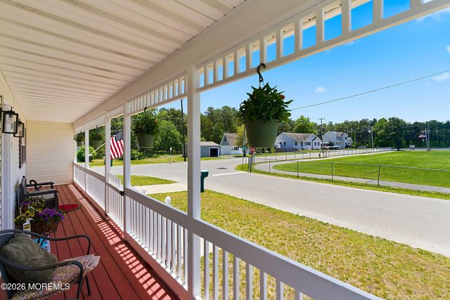 16 Cherry Street, Beachwood, NJ 08722