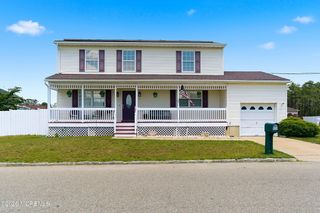 16 Cherry Street, Beachwood, NJ 08722